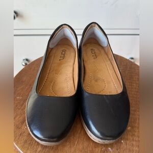 Earth Women's Black Leather Flats